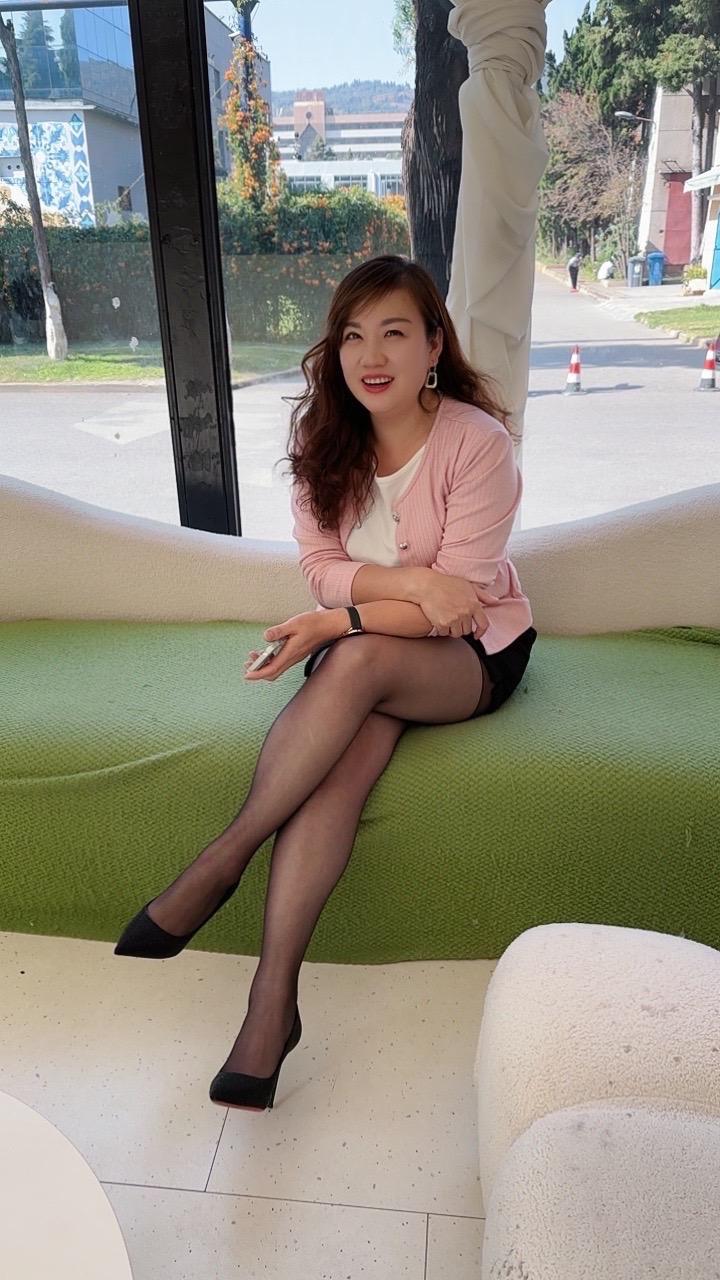 给你们说追我的帅哥排成排，你们硬是不信说 🤣