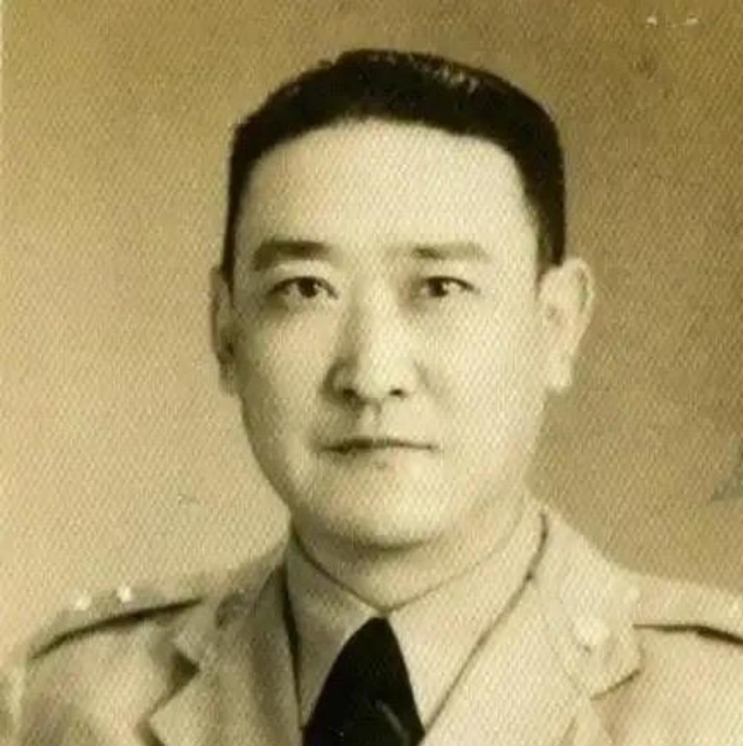 1949年，马呈祥带着8000两黄金逃往埃及。临行前，张治中极力挽留，可他却长叹