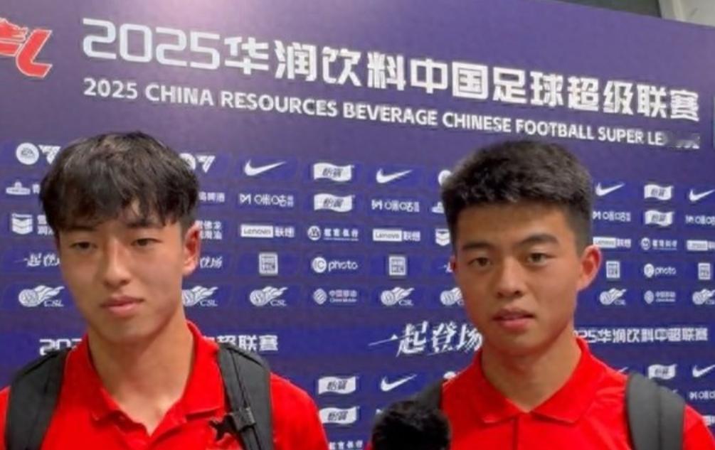 成都蓉城的04后小将廖荣祥、李漠雨啊，还只能当替补让主力前锋喘口气！想靠他们进球