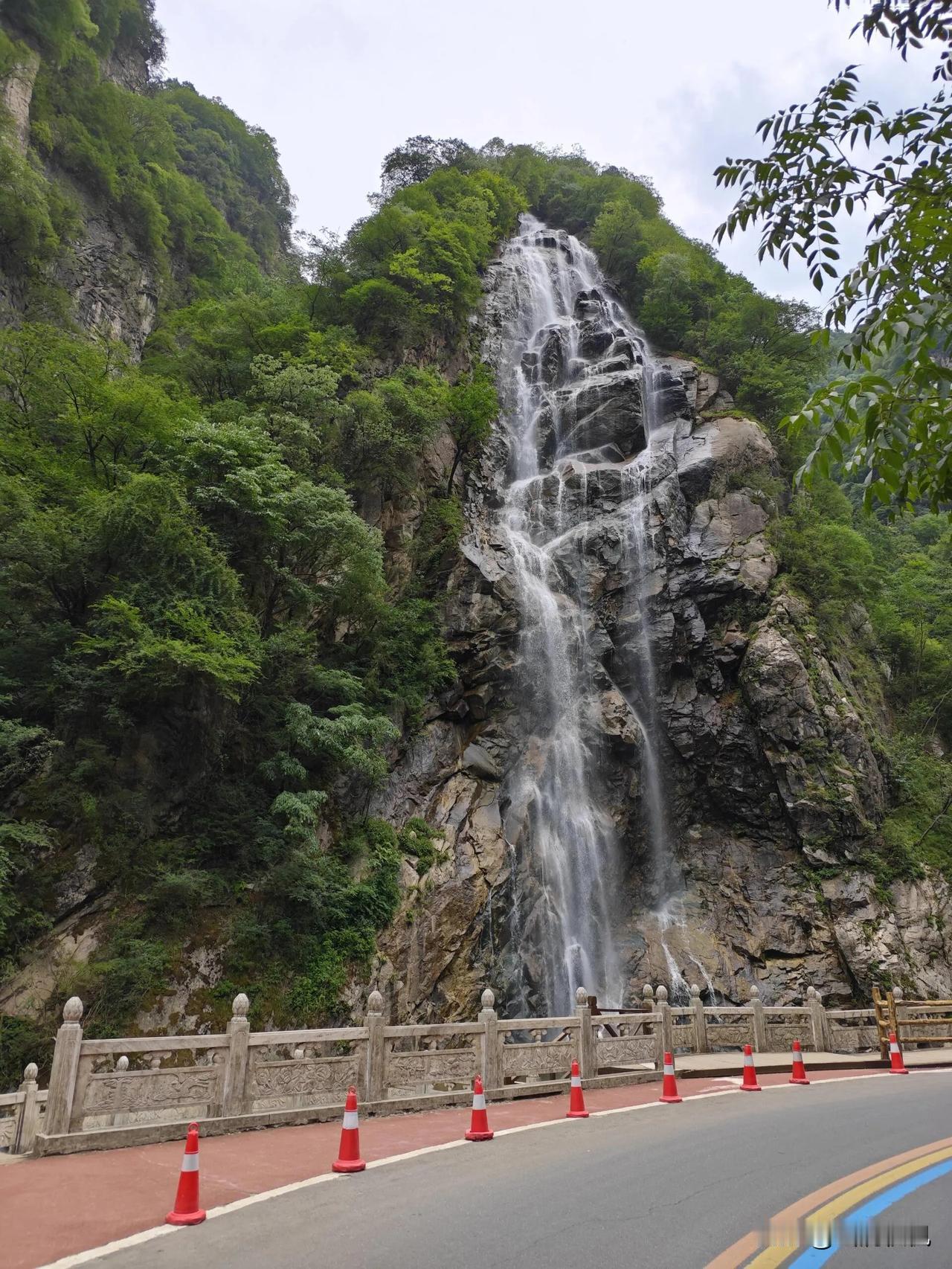 出西安记：在太白山的18℃里，重新学会呼吸西安的七月，空气是粘稠的。温度计上