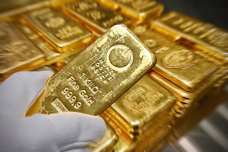 金价高位难回落！美债风险加剧，全球央行大举囤金，短期下行空间有限近期国际黄金价