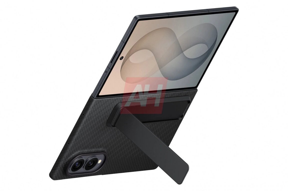 三星GalaxyZFold8带壳渲染图，黑白紫三色。