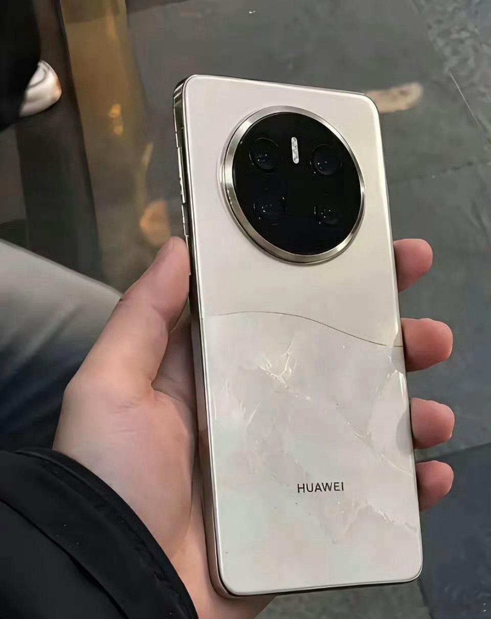 感觉mate90价格不会大涨，估计1000以内华为Mate90系列预计9.23发