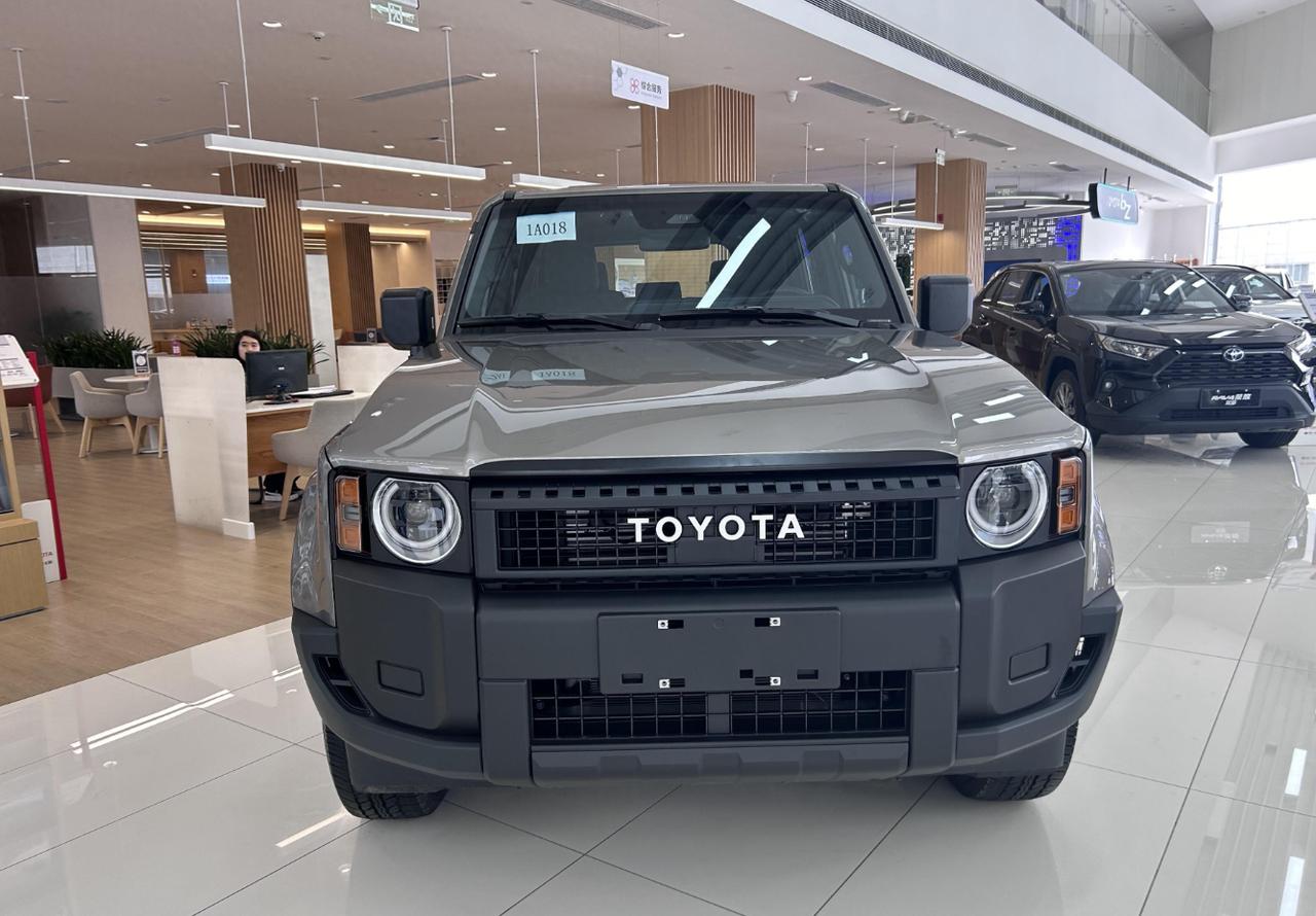 说出来很多老车迷可能都不敢信，当年在越野圈里横着走的丰田普拉多，现在居然连降价都