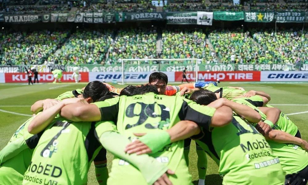 不凡看球：赛事：全北现代vs金泉尚武时间：5月17日15:30北京时间5月17日