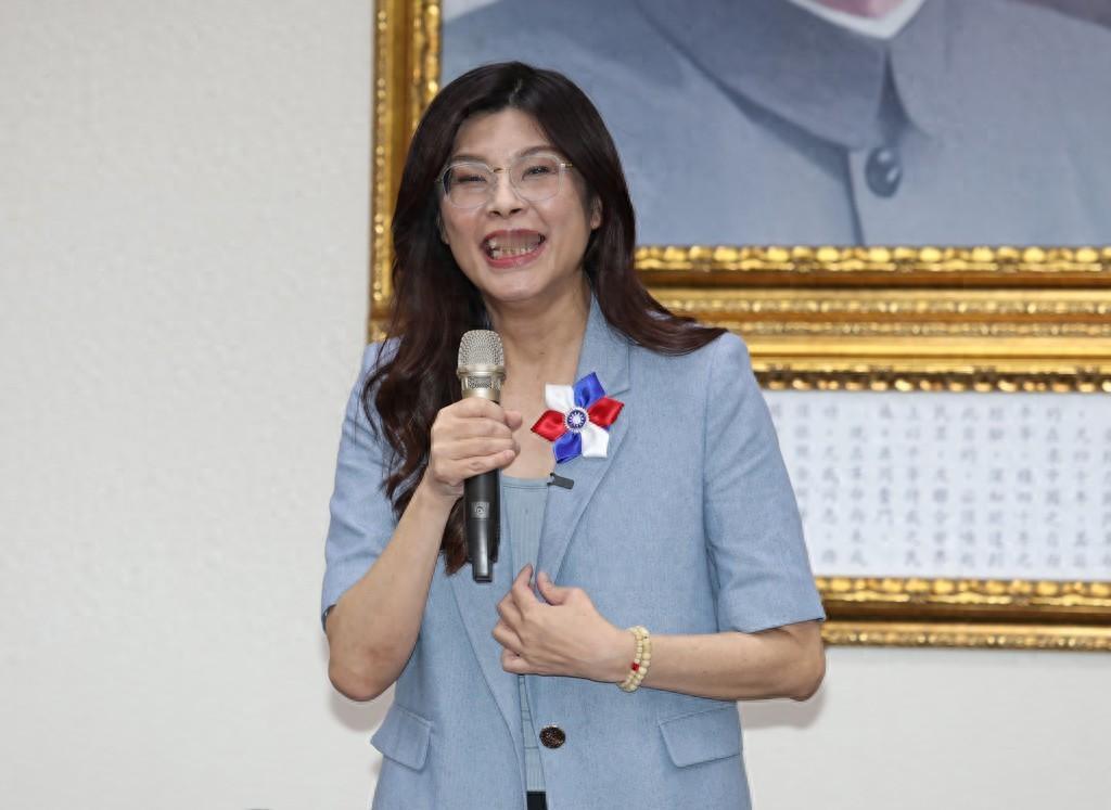 连装都懒得装了！郑丽文刚当选，赖清德连“祝贺”二字都省了，直接派发言人吴峥开火“
