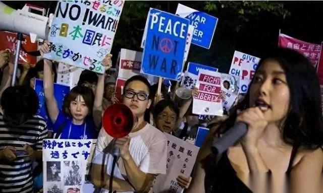 谁也没想到，高市早苗本想靠扩军修宪当日本的“救世主”，结果还没等宪法改完，自家后