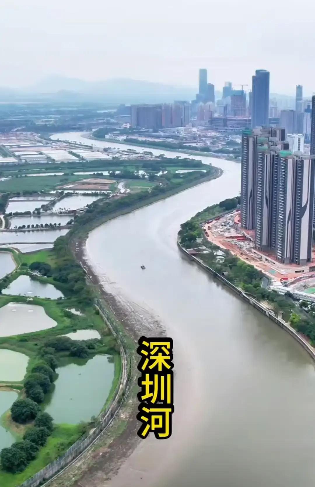 香港这次火灾，太令人痛心了。几十个生命葬身火海。我后来查了下出事的那栋楼，不少