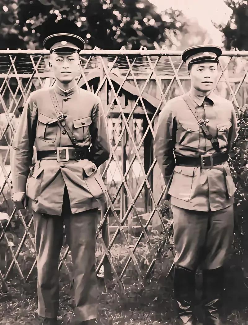1929年，桂系军阀首脑李宗仁（右）白崇禧（左）在南宁拍下的一张合影。在20