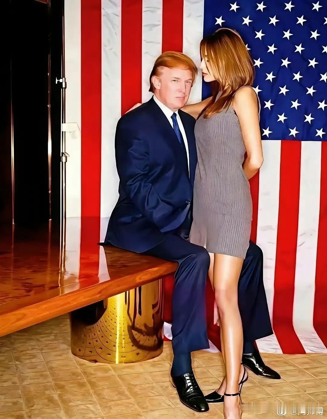 据悉，这是1998年，特朗普刚跟梅拉尼娅开始热恋时的照片，看着还行吧，特朗普