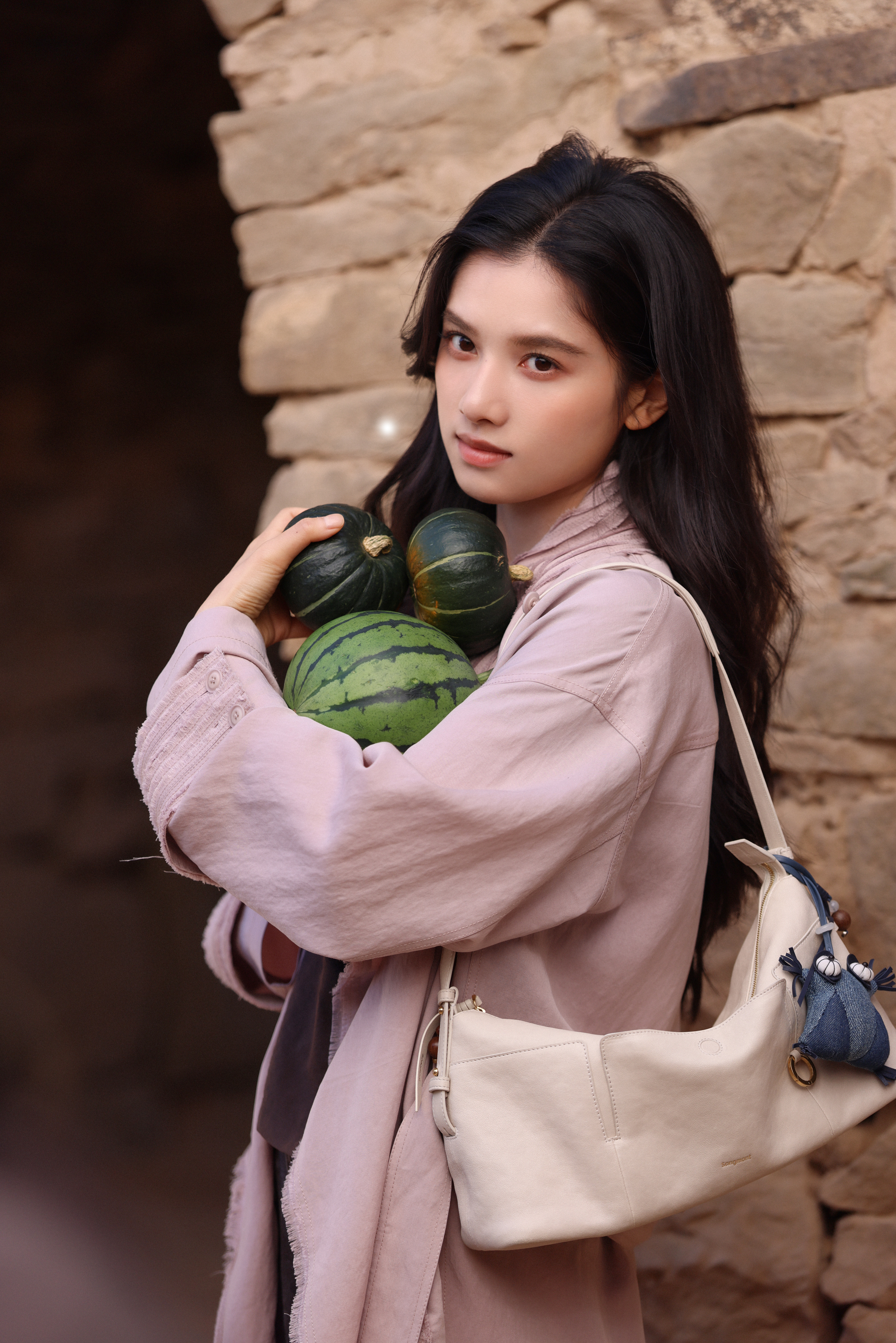 #张婧仪#在复制粘贴的时代，你是手写的诗[玫瑰]​​​