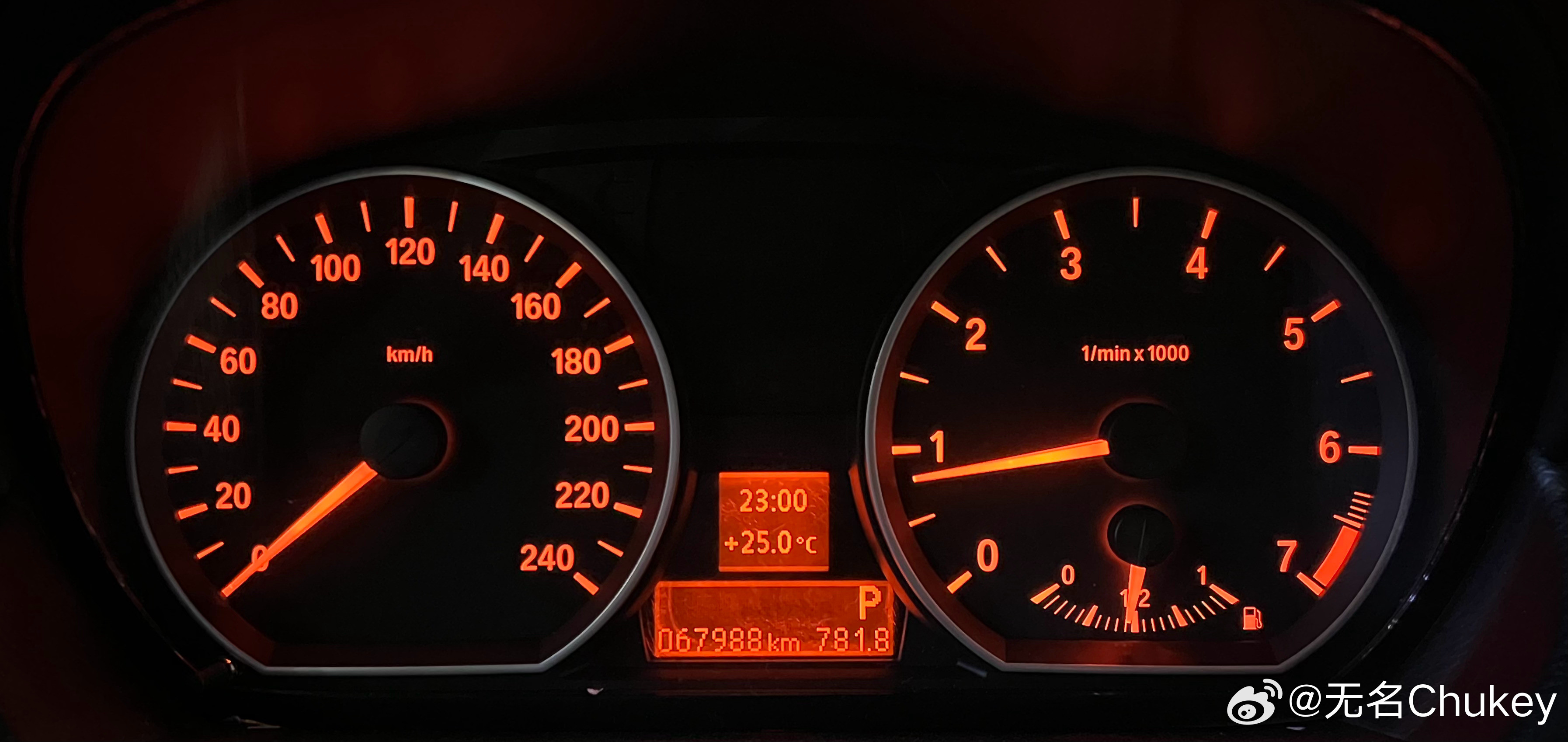 代驾送到了，10年的一手6.8万公里进口宝马120i，其实起因是我爸说想开小车，