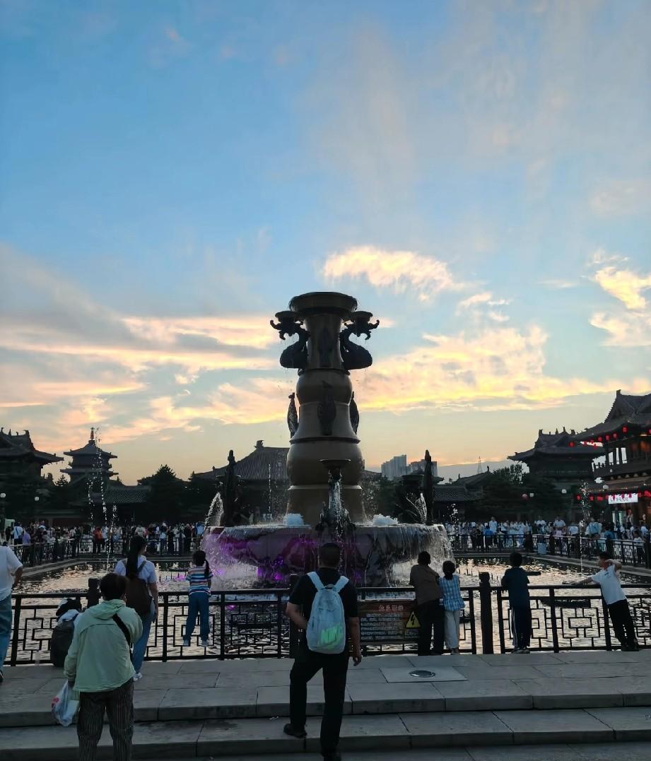 不要喷大同国庆的酒店贵，去美团看一看，你的心里就平衡了。来大同的游客都说大同房