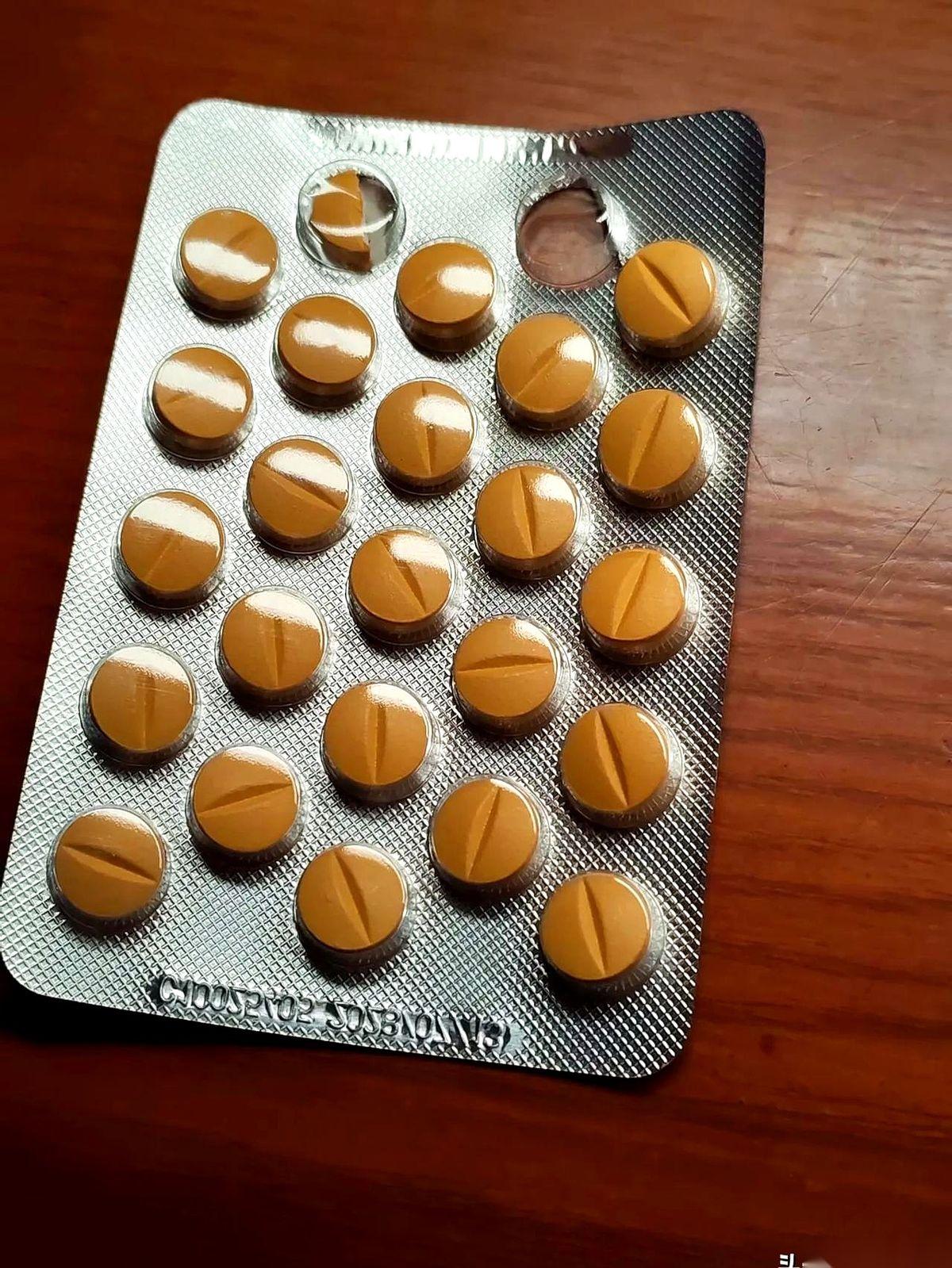 都不用看报告。心跳一乱，我就知道，那几个箭头，又悄悄往上爬了。跟了十五六年了