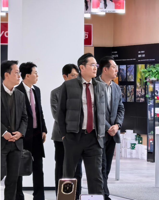 三星掌门人李在镕逛京东MALL 一场读懂中国科技市场的“深层调研”