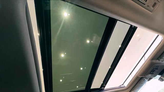 丰田汉兰达智能化突围!2.5L+电机真比涡轮增压更省油?
