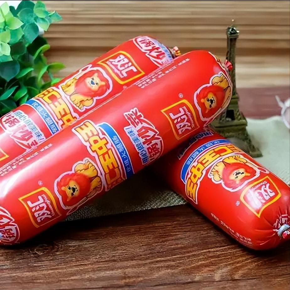 N多年没有吃过火腿肠了，不论什么品牌。N多年没碰火腿肠了。还记得早年坐火车