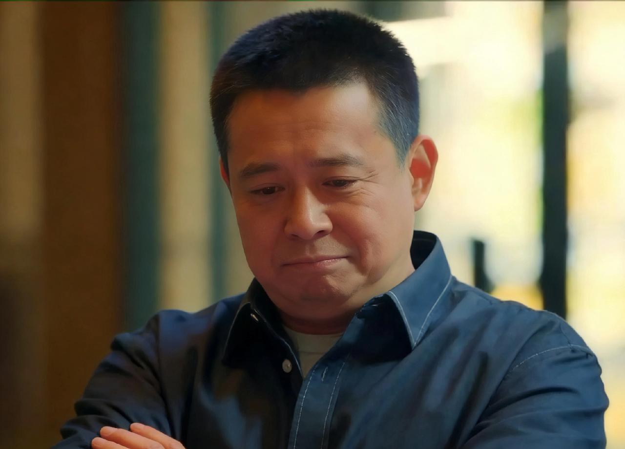 2025年黑龙江，41岁男子与前妻离婚5年后，发现已经12岁的儿子长得跟自己毫无