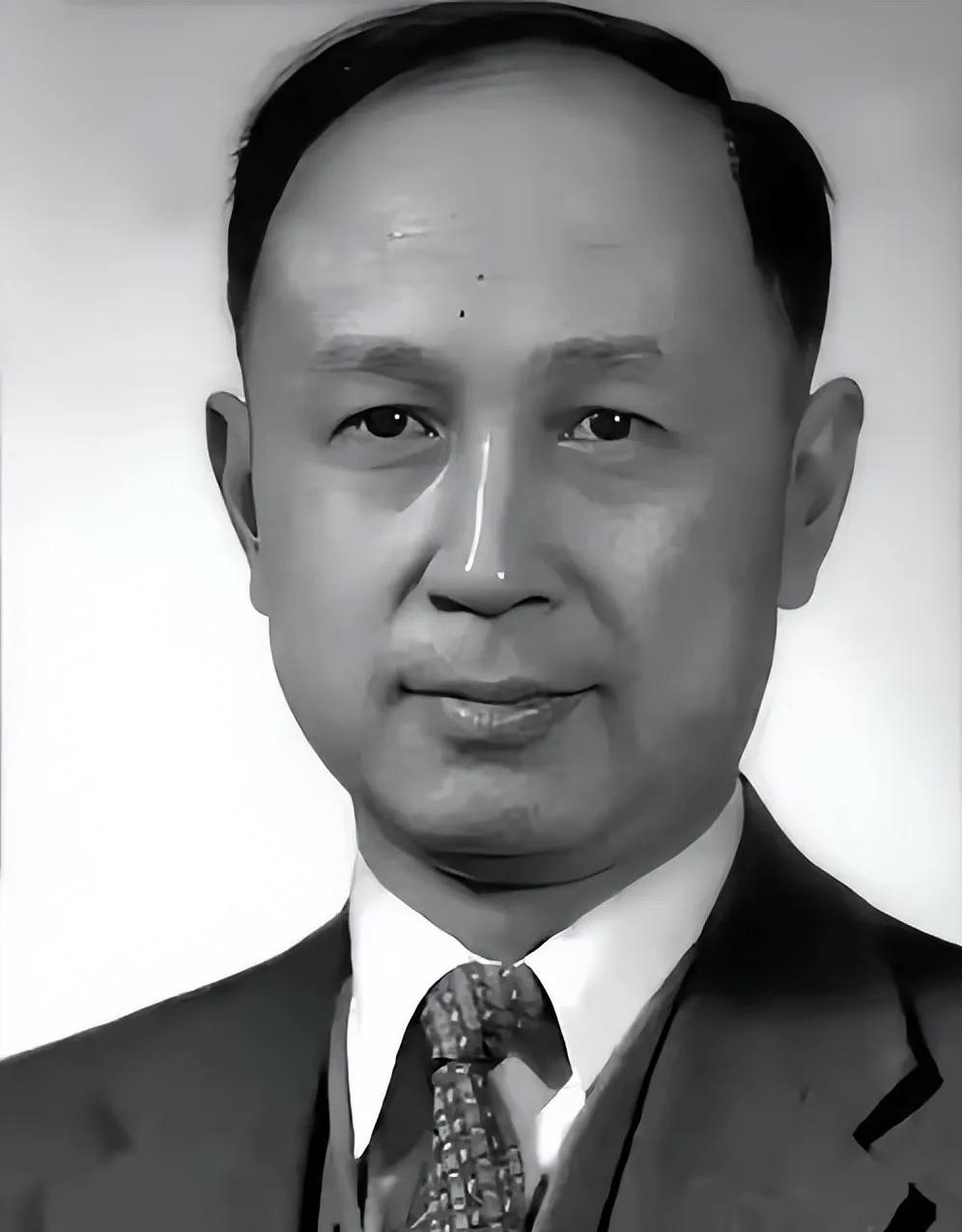 晚年，钱学森整天躺着，不爱说话，也不理人，家人以为他得了老年痴呆，谁知当医生问他