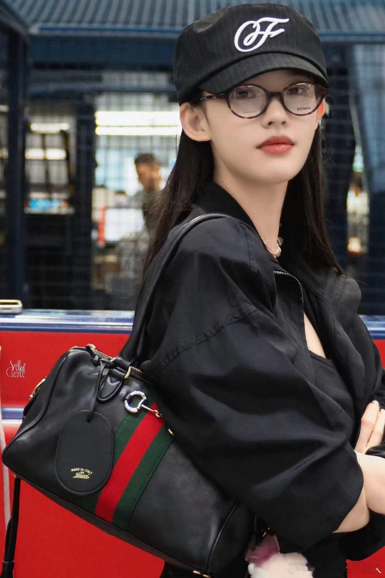 Gucci认领林允这个趣味话题，也是网友对她时尚感的认可，一次次交出不错的时尚