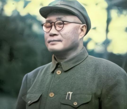 刘伯承元帅曾跟一帮高级将领唠叨过：“没有毛主席的调度，哪来我们这些战绩？”[无辜