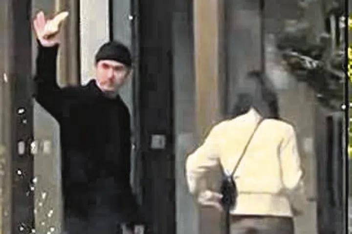 恭喜阮经天带小20岁富千金回酒店远距离同框照首曝光阮经天带小20岁富千金回