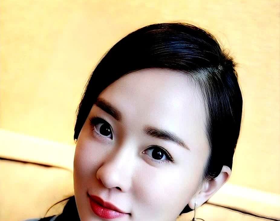 霍思燕这理财手段真是让人服气！最近她在节目里被问到“月入一万怎么花”，直
