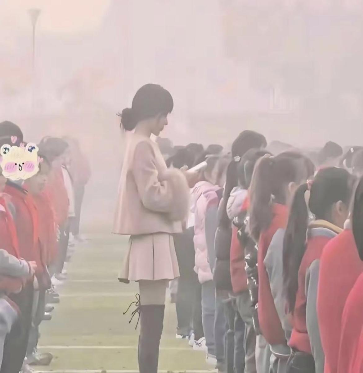 老师穿这样合适吗？[哭哭]