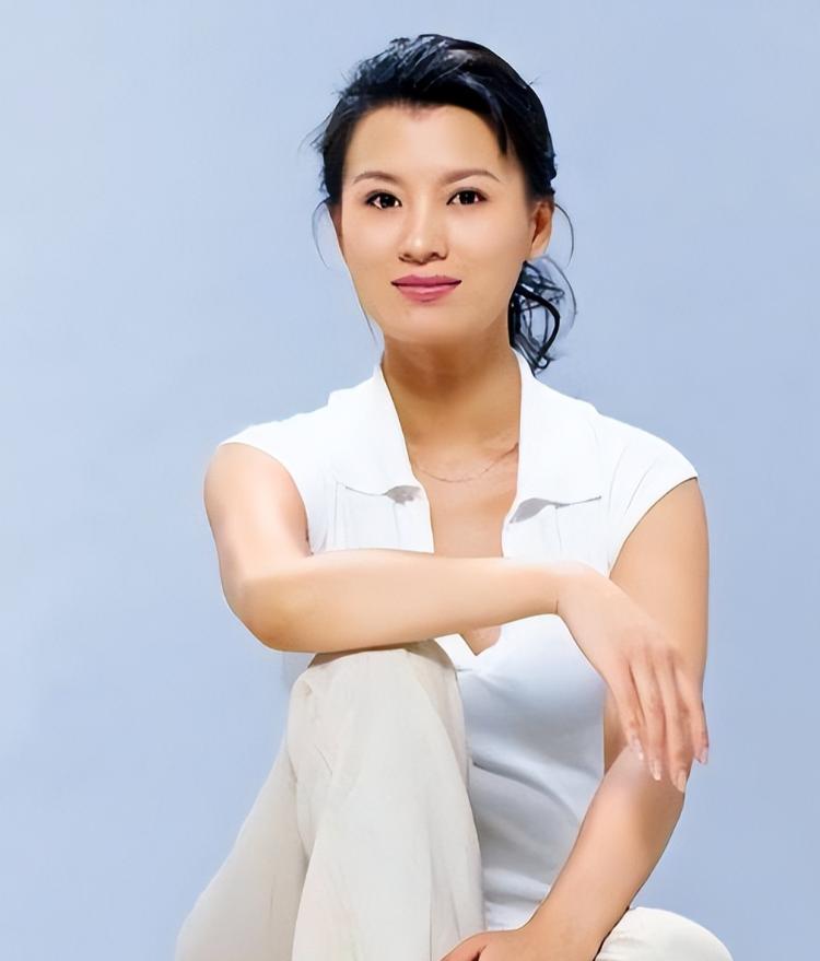 怀孕6个月被劝堕胎，她偏要生！1994年，史兰芽挺着大肚子签字离婚。医生、家人、