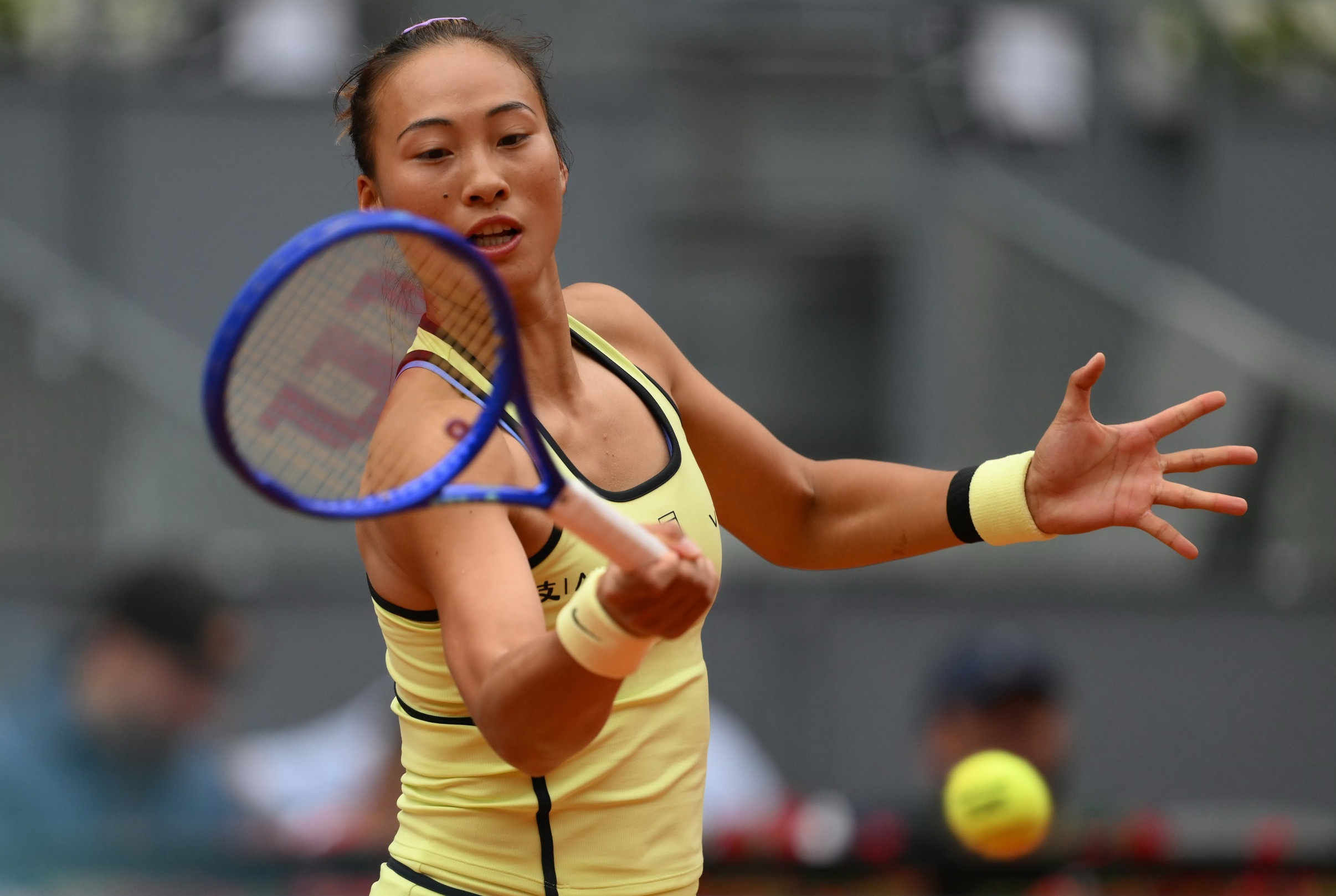 郑钦文红土赛季开门红马德里1000赛第二轮，32号种子郑钦文以1-6/6-3/6