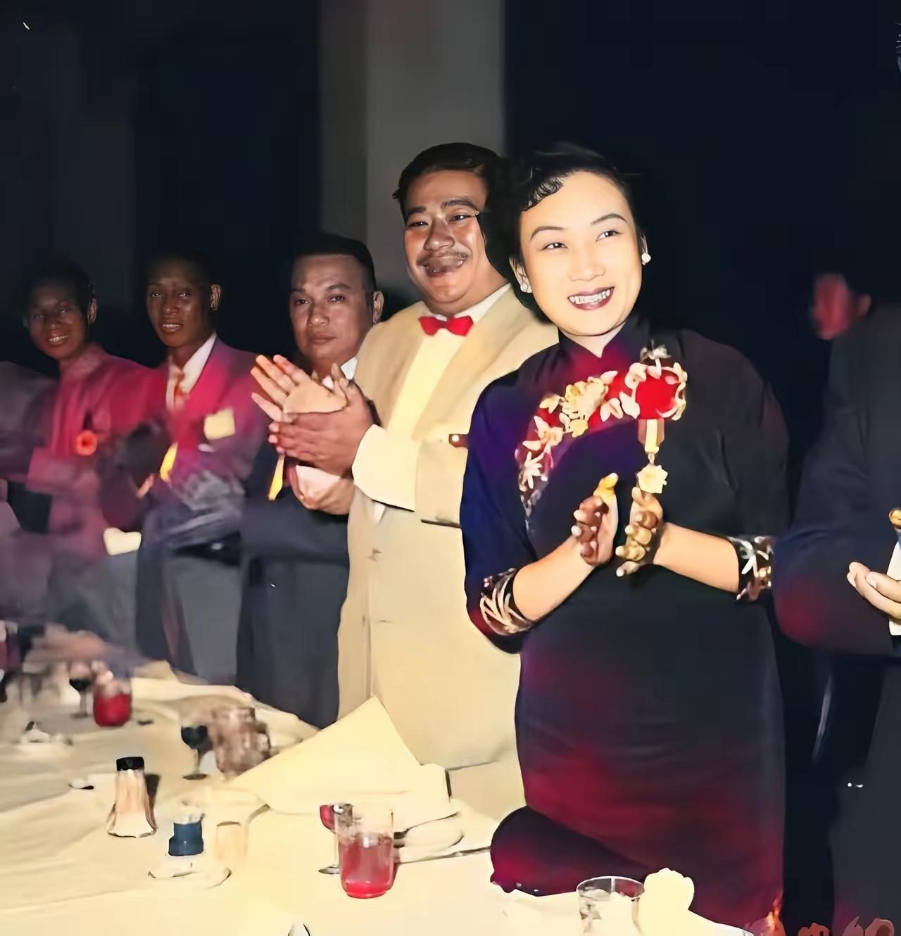 王铎：胡蝶到台湾为蒋总统祝寿这个时候的胡蝶，还是很摩登的。