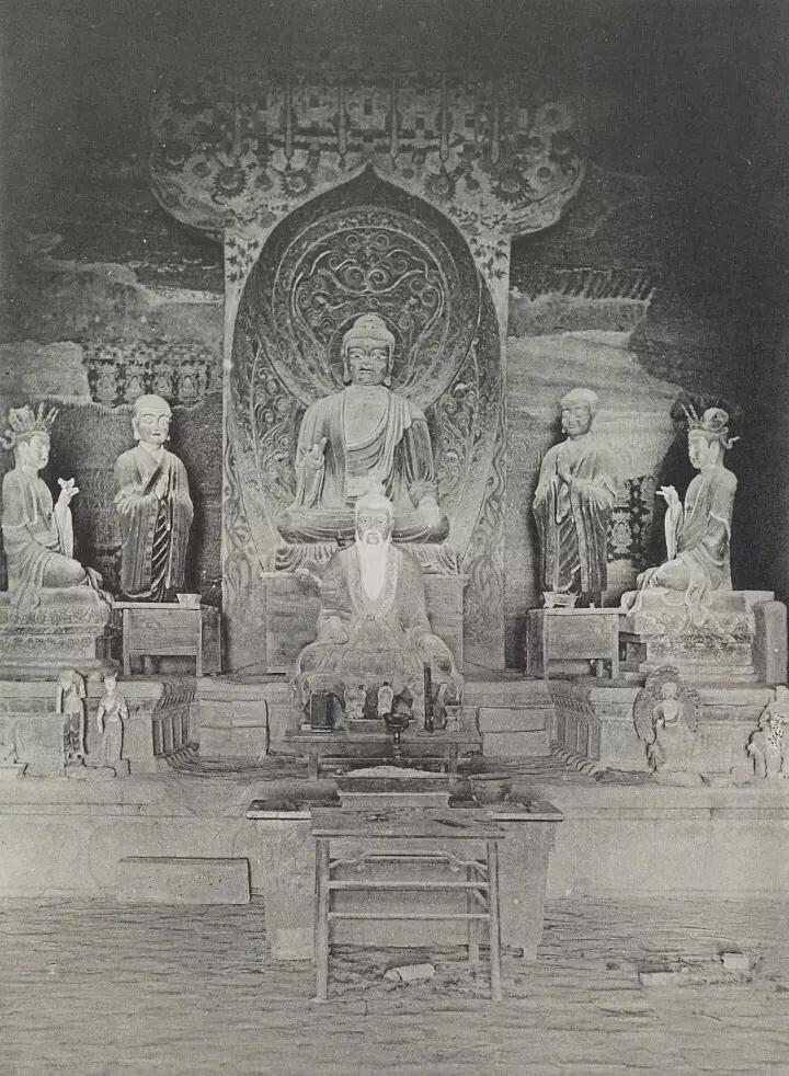 1908年2月25日，法国人伯希和带领考察团从新疆进入敦煌，他们来到莫高窟以后，