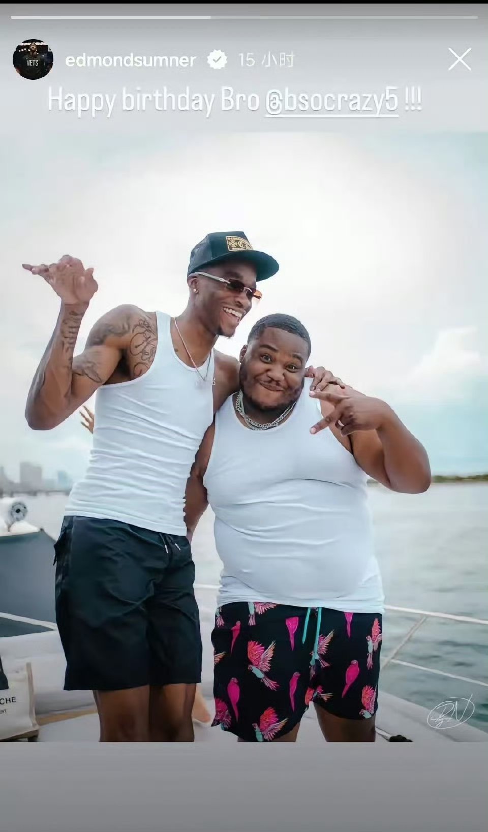 该说不说广东男篮球迷就是好哄，萨姆纳一个受伤理由就被裁掉了。其实吧，萨姆纳没啥伤