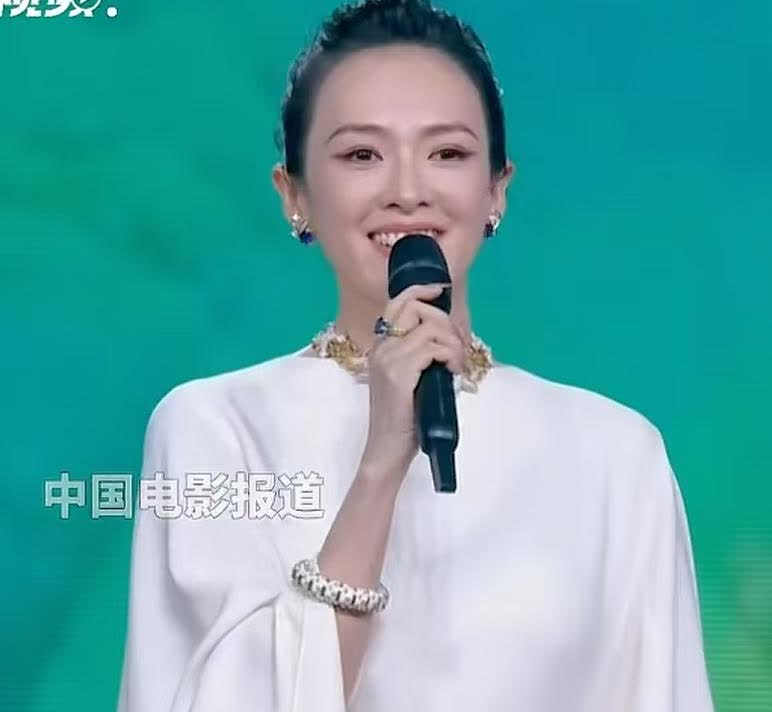 终于知道为什么是章子怡担任上合组织国家电影节形象大使了不是因为她长得