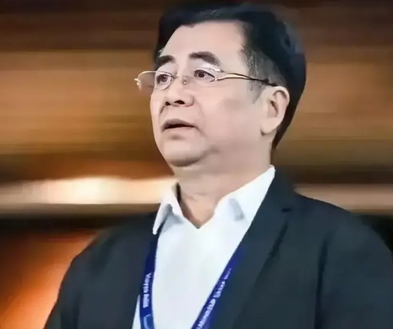 真不知道足协这帮人天天咋想的，竟干些没头脑的事。就拿征集邀请赛举办城市来说，