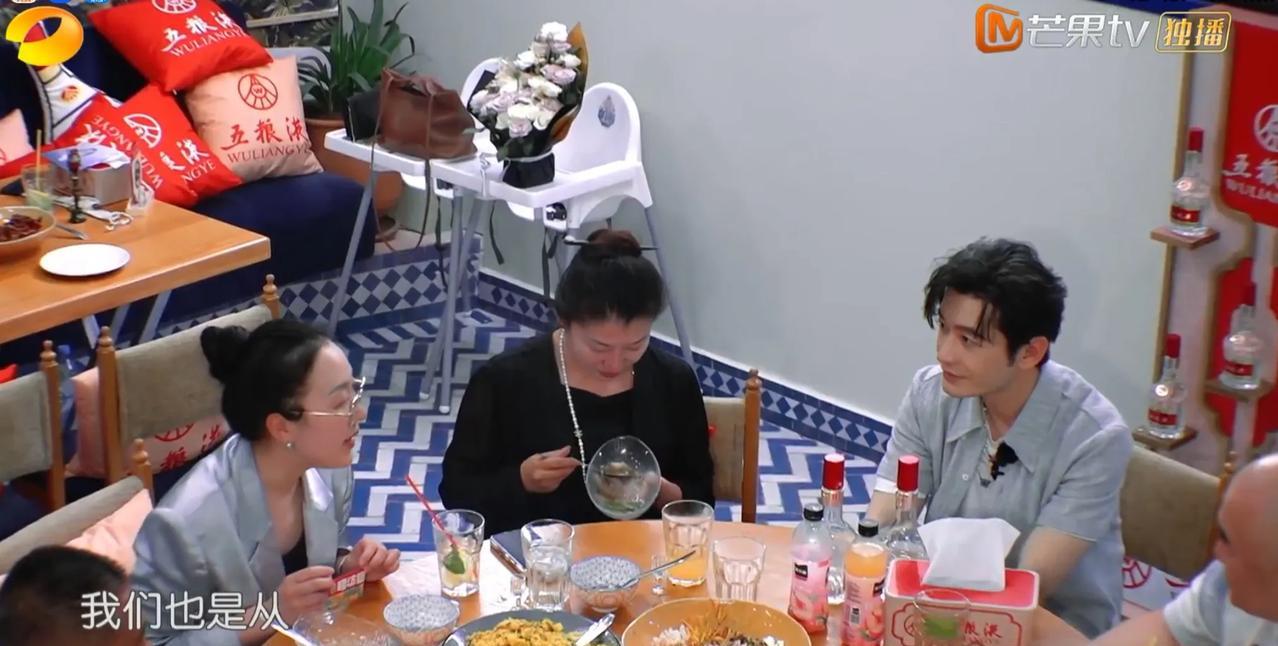 黄晓明请来的摩洛哥嘉宾就凭一句话，就直接揭露这个节目的内幕。这期请来摩洛