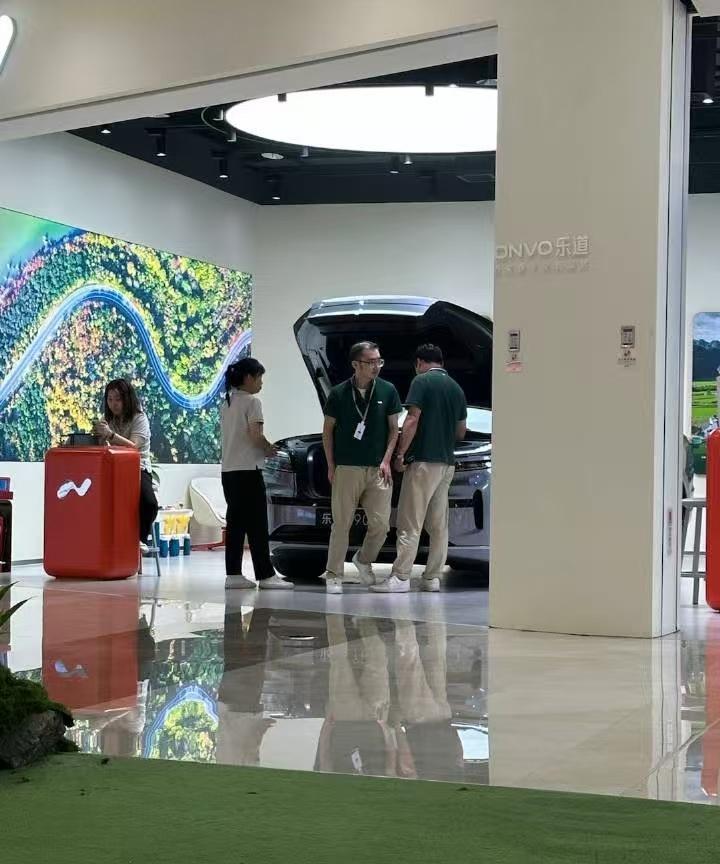 理想员工组团来看乐道L90了？不得不说理想公司的执行力确实不错李想本人多次强