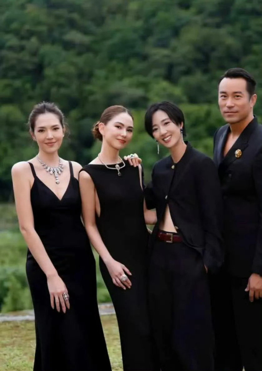 昆凌发的可是我好喜欢桂纶镁的短发​