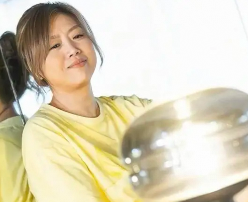 香港女星梅小惠渴望婚姻，曾因前男友移情错过良缘
