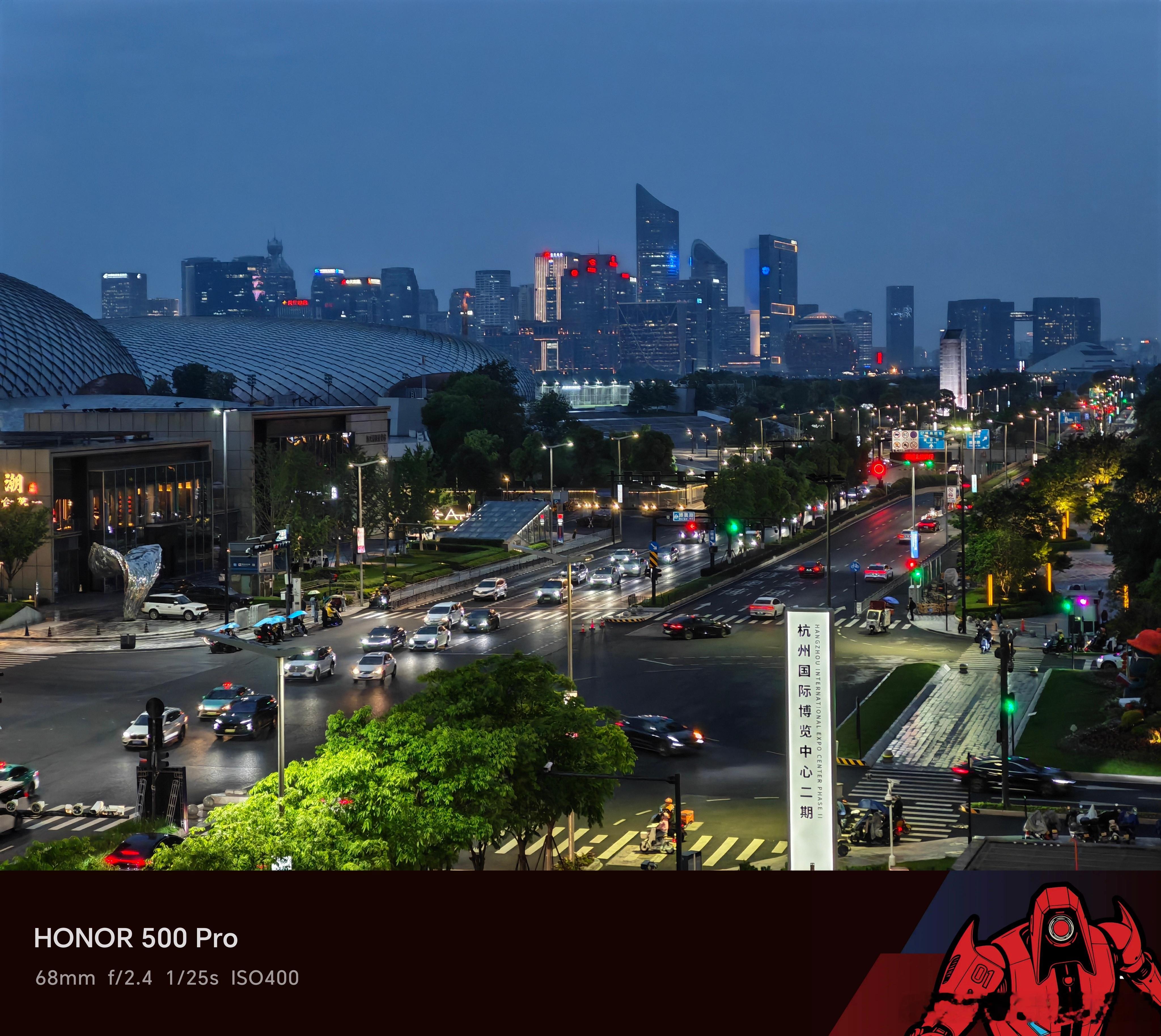 再会杭州，依旧是吉利相伴，今晚吉利大五座SUV——吉利银河M7正式上市，据说吉利