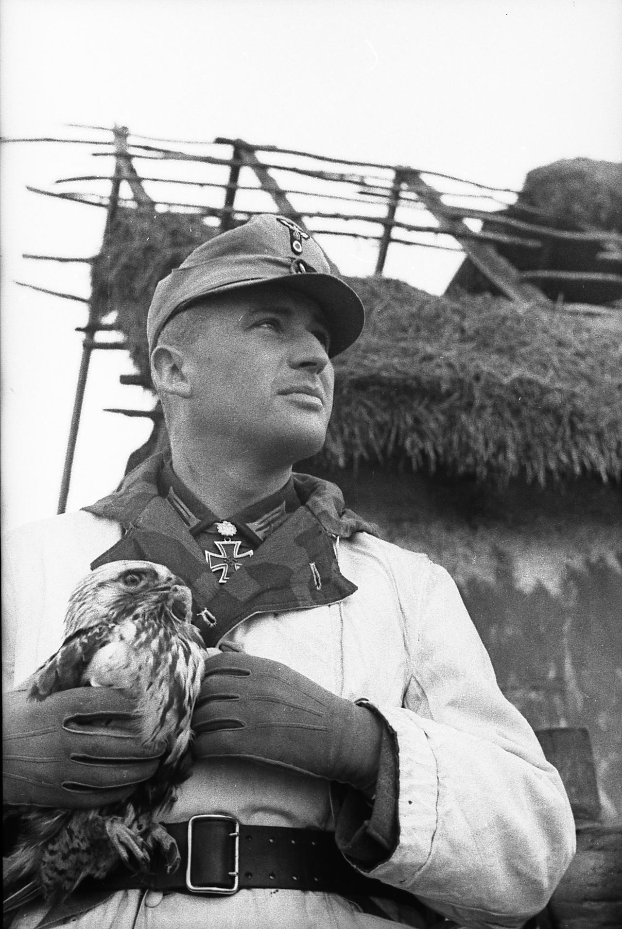 别玩鹰了，毛子都打到眼前了！哦？什么？猎兵？那算了——1944年1月4