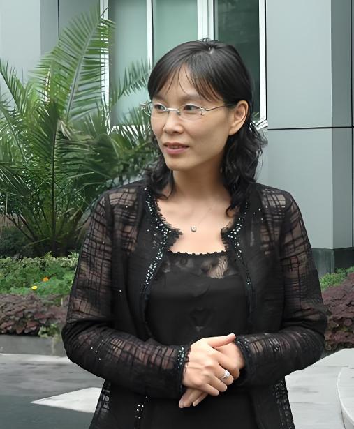 站在杜建英的角度，她只是在为自己的孩子争取自己的权益。她给宗老生了3个孩子，没有
