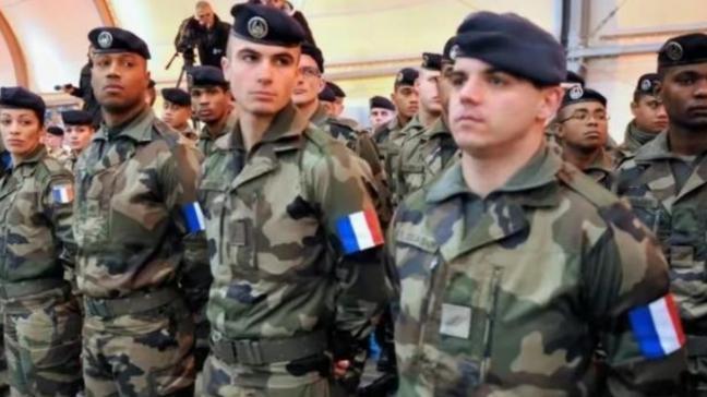 俄罗斯该难受了，两千法军一战即降，就是两千战俘，俄罗斯既要管吃还要管住。法国准备