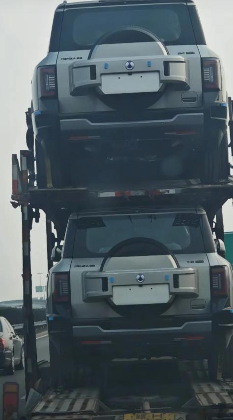 你们知道为什么方程豹挂腾势的标嘛，你们说说我听听！