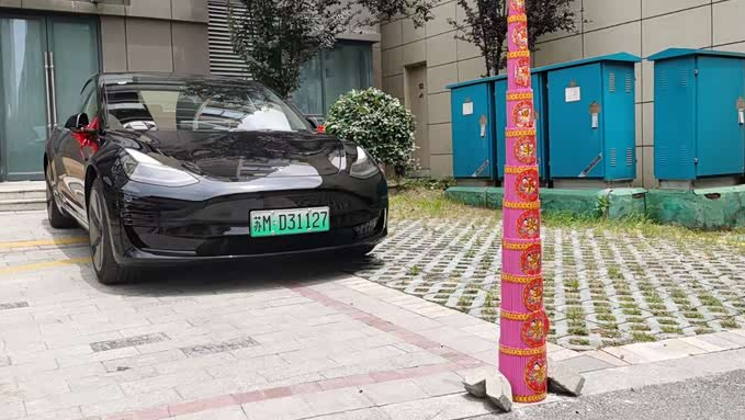 特斯拉3和Y双车主用车感受和建议当初选择Model3，是被它的操控和轿跑造型