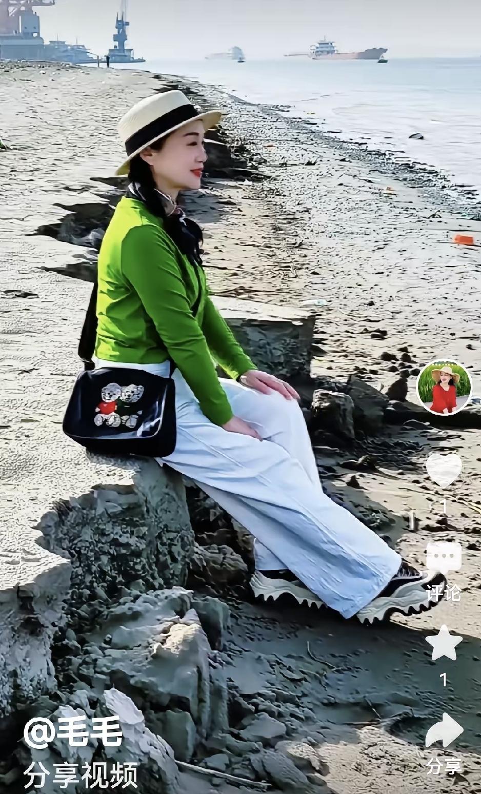 她没做错什么，我也没说错什么，可家里就是少了点热乎气。她发微信说“不吃葱”，