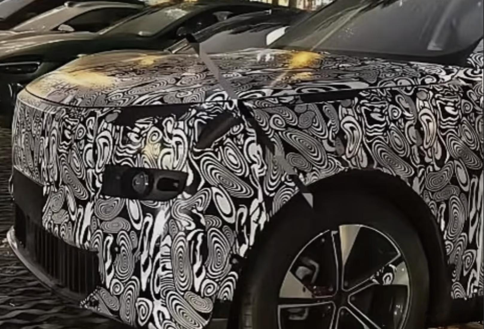 领克800新车谍照曝光这款车型与领克家族的旗舰大型SUV——领克900