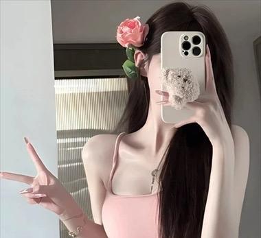 给女生一点择偶小建议：1、第一个建议：早点谈恋爱，多谈恋爱，在恋爱中，多感受男