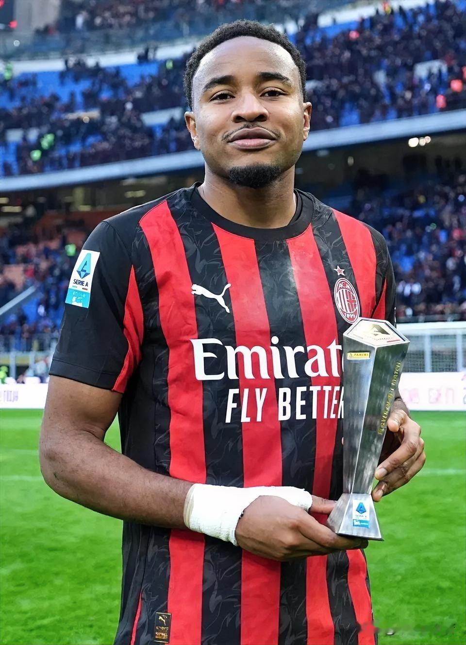 恩昆库加盟土耳其可能性再提升！恩昆库对于费内巴切俱乐部的邀请表现积极，他表示愿意