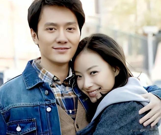 2012年，24岁的倪妮喜欢上了34岁的冯绍峰，两人一起住了3年，倪妮用心去讨好